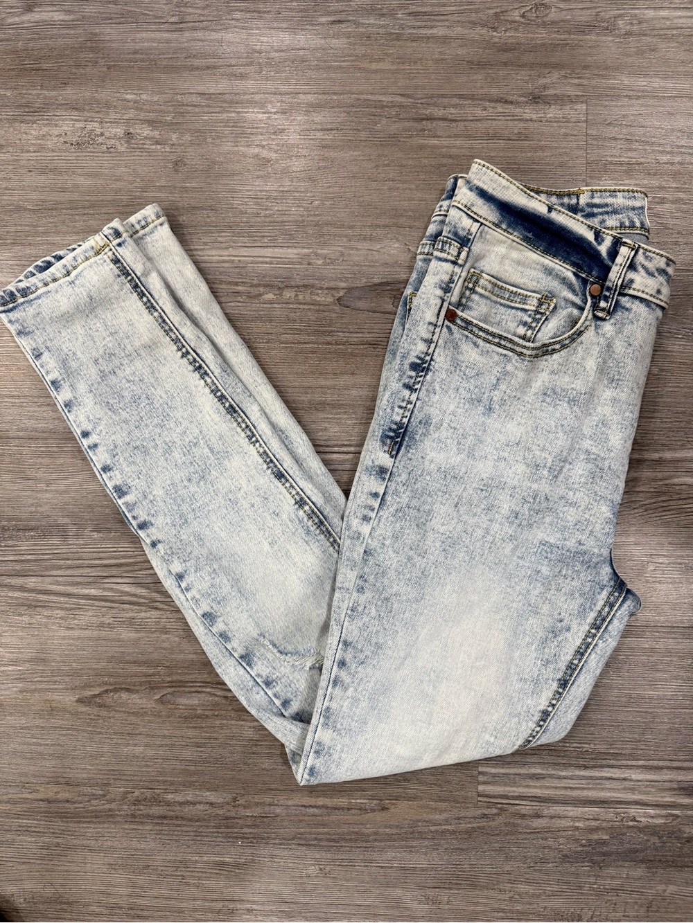 Women's Light Acid Wash Skinny Jeans - Stretch Denim
